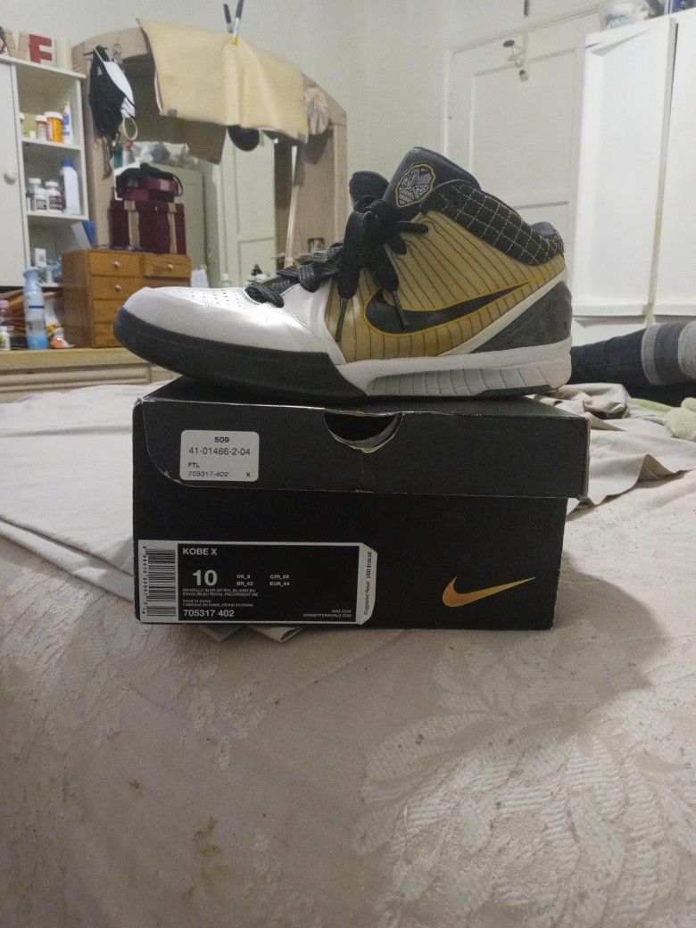 KOBE X -Size10- (705317 402)