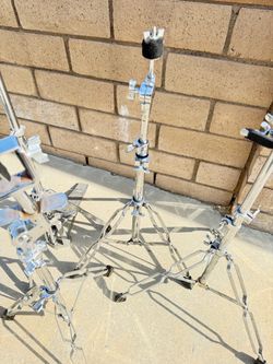 Drums stand