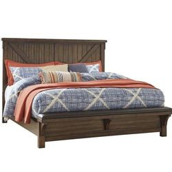 Lakeleigh Brown King Bench Panel Bed

