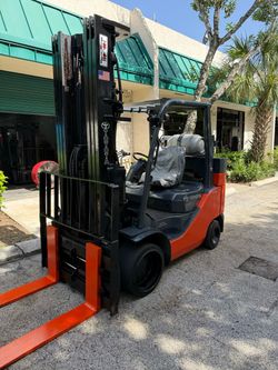 Toyota Forklift 10,000 LBS