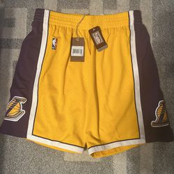 Brand new with tags Mitchell and Ness lakers Shorts size XL 