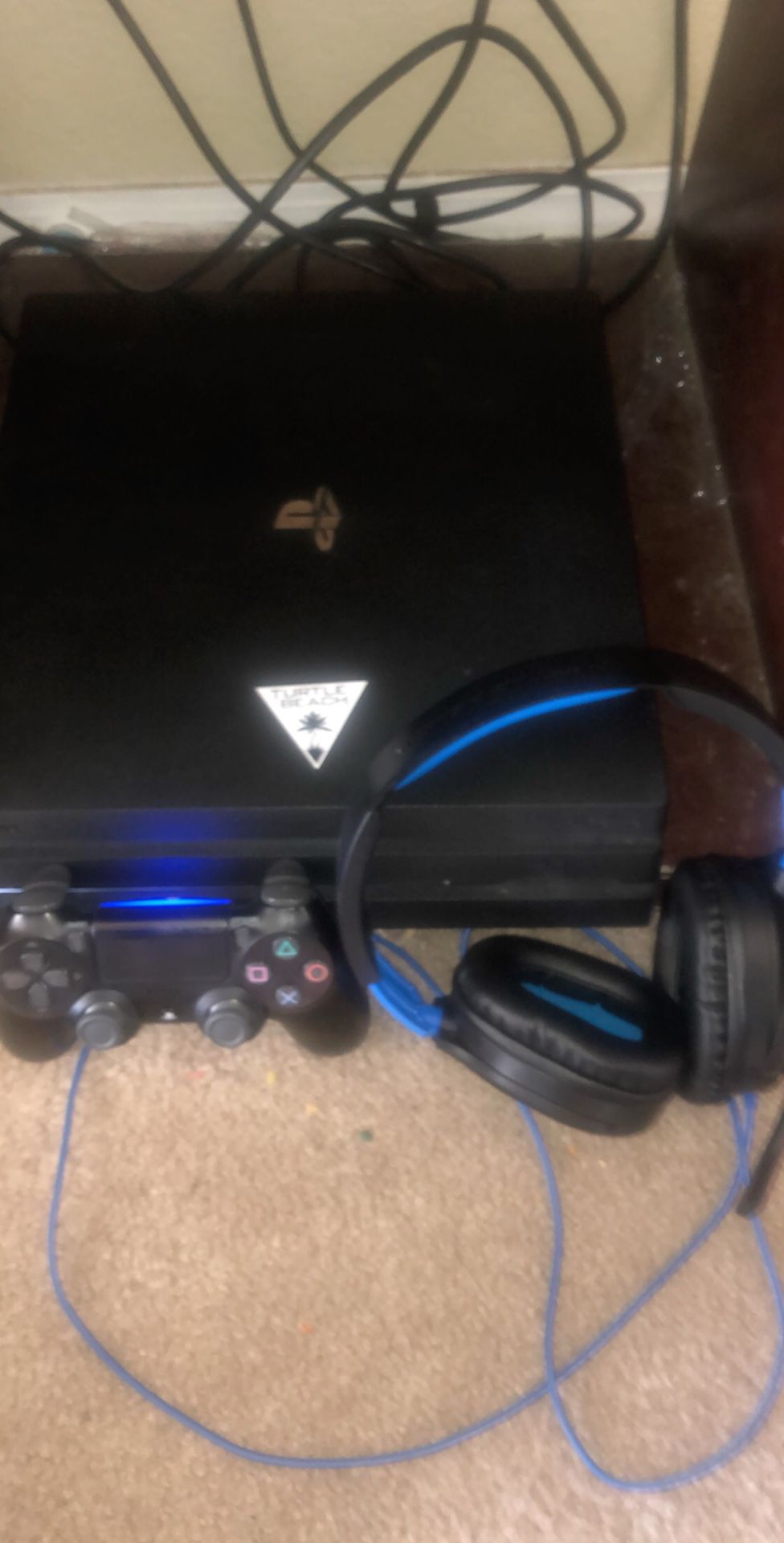 PlayStation 4 pro w/ turtle beach stealth 300 headset