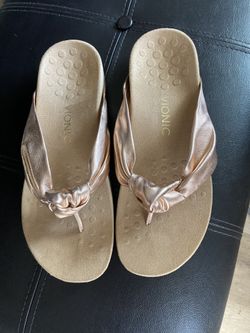 Vionic Sandals Size 9