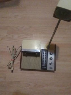 York Solid State DCR - 90 Am/Fm Radio/Clock/Lamp