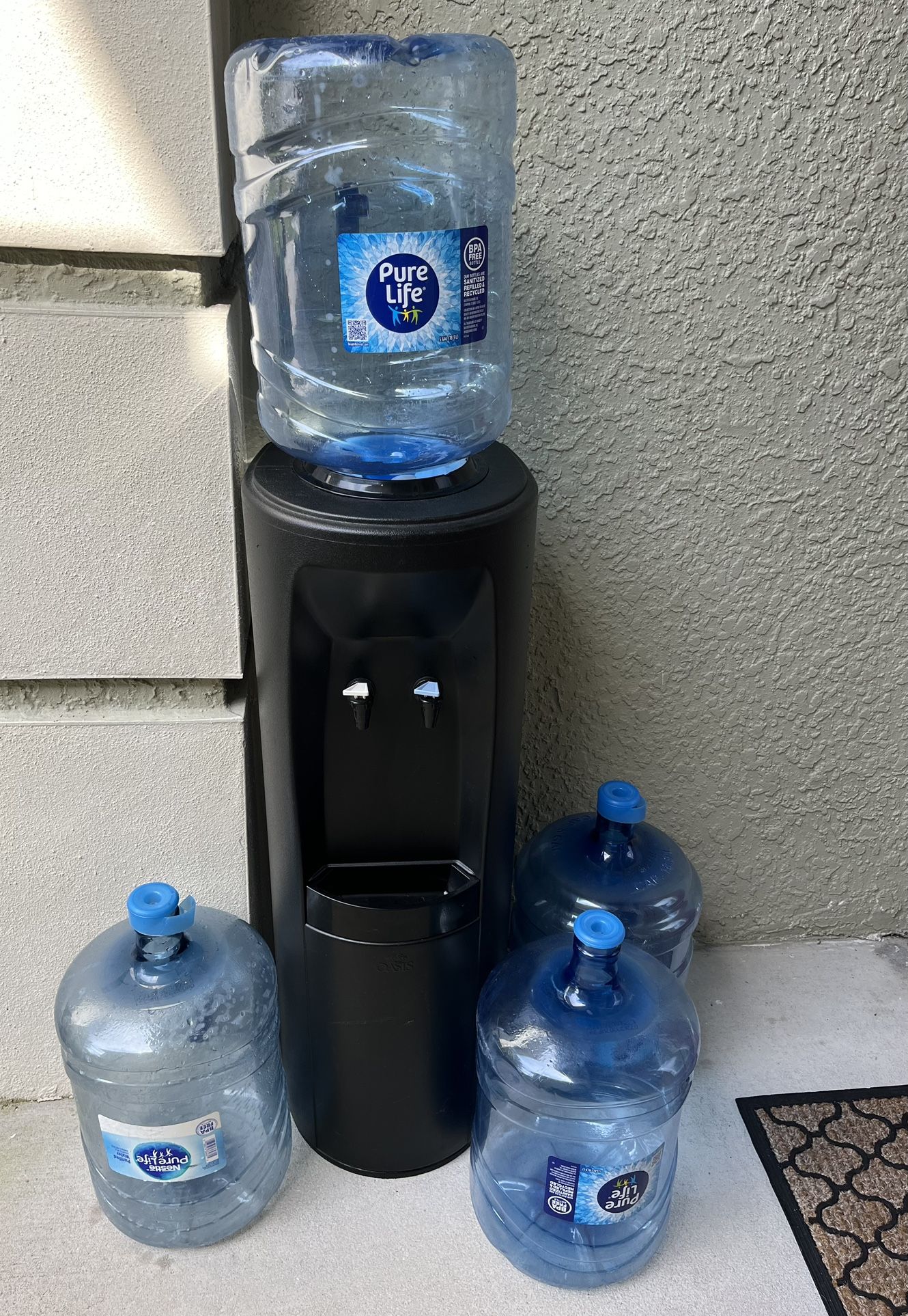 Water Dispenser 4 Empty 5 Gallon Bottles