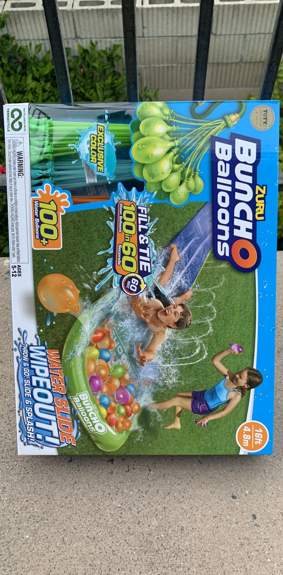 NEW 16 FEET WATER SLIDE WITH 100+ EASY WATER BALLOONS NEW NEVER USED