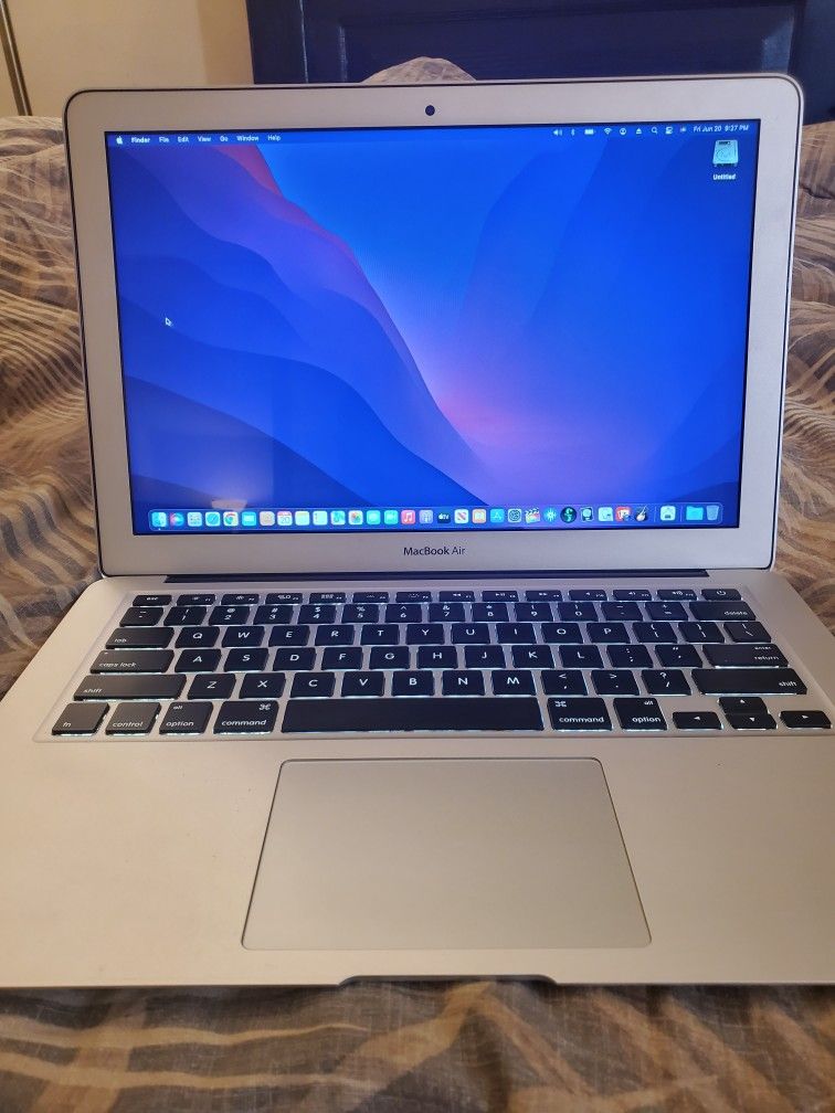 13"Macbook Air/Reset/Logic Pro X/Autotune/Final Cut Pro X/Charger Included