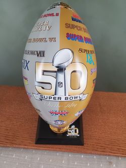 The Danbury Min tBrand New  NFL Super 🏈 Bowl  50 Logo  Football, Ceramic , Meet Up And Pick Up In ELGIN ,