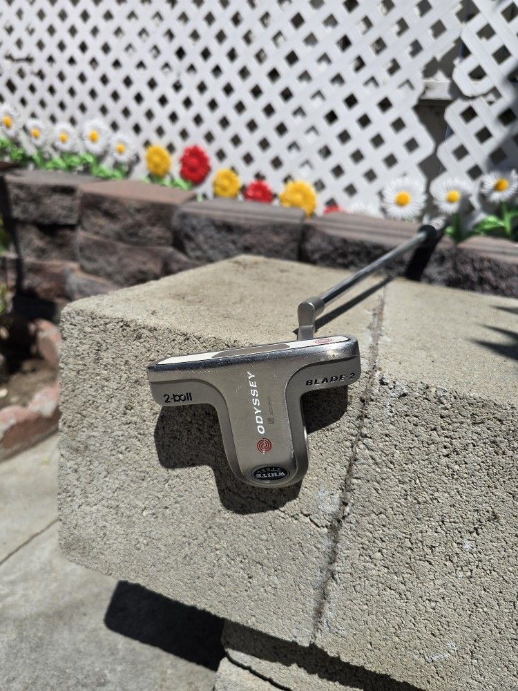 Odyssey White Hot 2-Ball Blade-2 Putter – SuperStroke Tour 2.0 Grip (50g Weight)