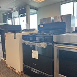 Amana Free Standing Gas Range With Easy Clean Glass Door In Black 