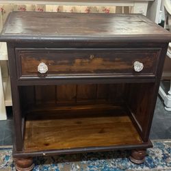 End Table/ Nightstand 