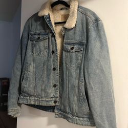 Men’s Jean And Fleece Jacket Size Large 