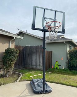 Adjustable Basketball Hoop System – Clear Backboard, Steel Frame, Excellent Condition $150 OBO