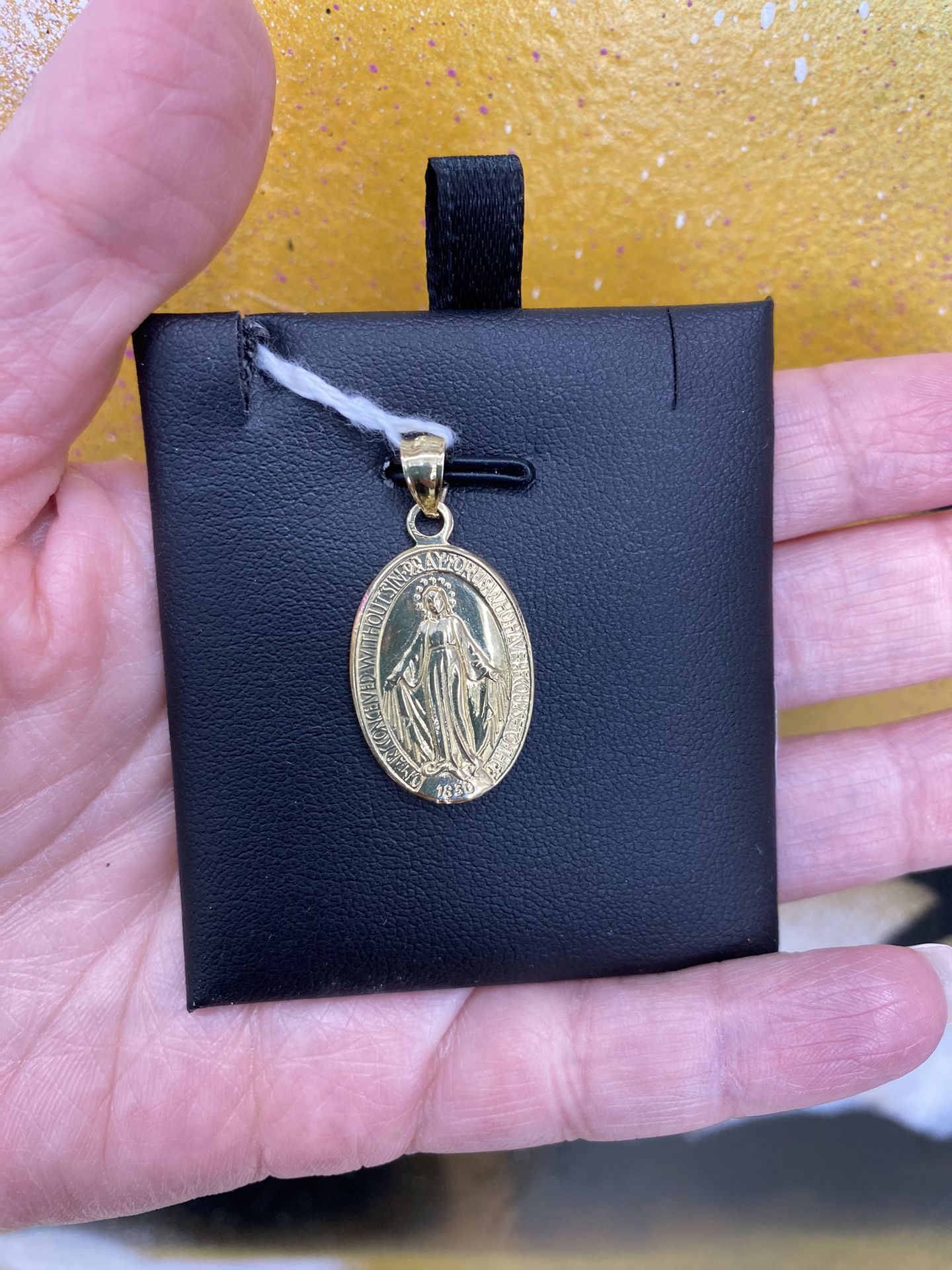 14k VIRGEN CHARM