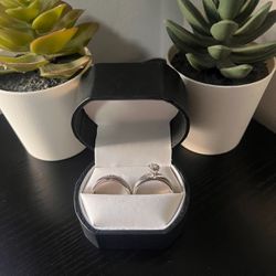 Womens White Gold Diamond Ring( Or Best Offer)