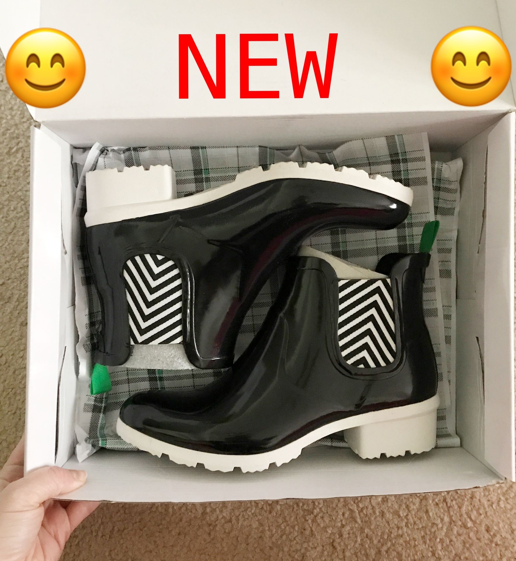 *NEW* Waterproof Rain Boots - Women’s Size 7