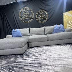 NFM GRAY SECTIONAL W OTTOMAN