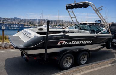 🚤 FOR SALE: Challenger Ski Boat – Ready for the Water! 🌊