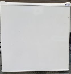 Haire Mini Refrigerator white
