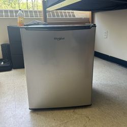 Whirlpool Mini-Fridge