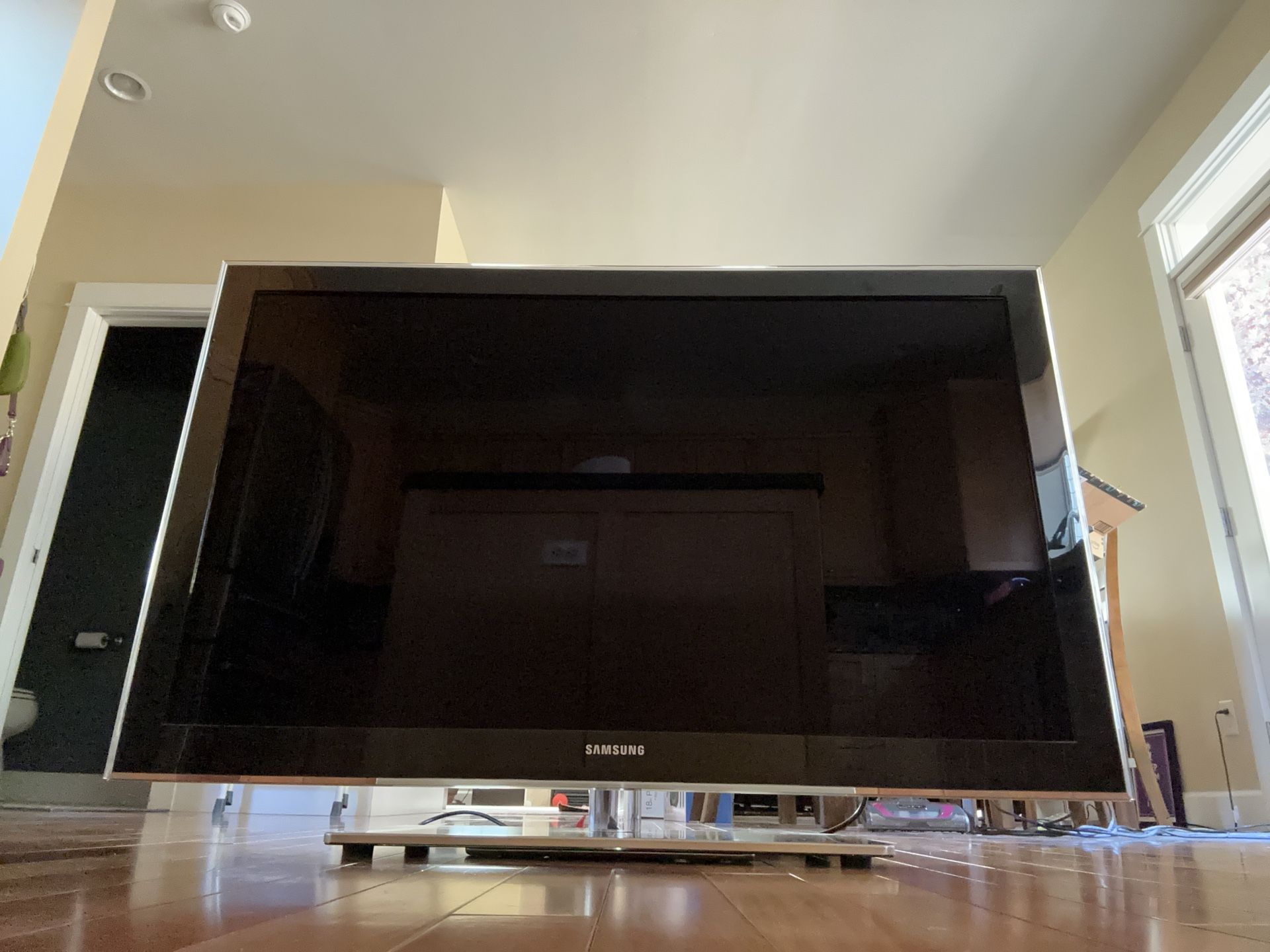 Samsung HDTV 240 Hz Refresh Rate, 46”