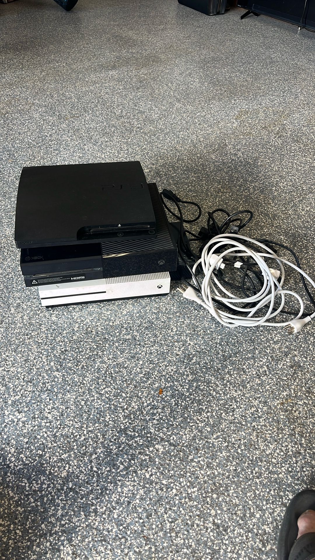 2 Xbox, 1 PS3, 1 PS4 All not working