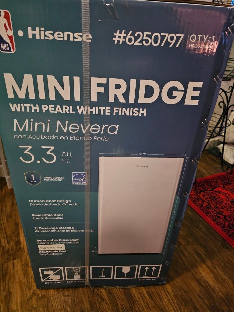 Hisense white 3.3 cubic feet mini fridge new in box