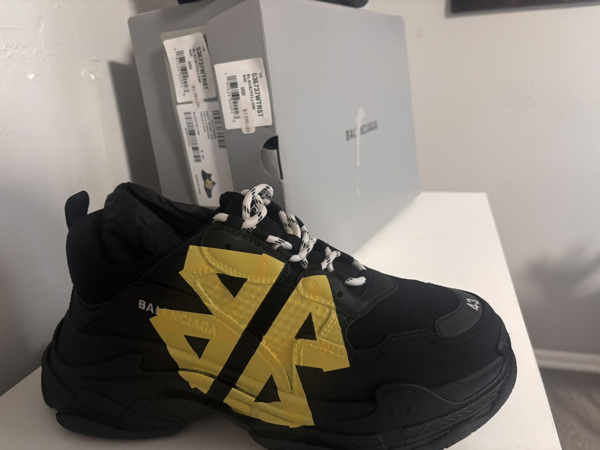 MEN'S TRIPLE S TAPE TYPE SNEAKER