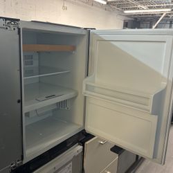 Legacy Model - 24" Undercounter Refrigerator/Freezer with Ice Maker - Panel Ready