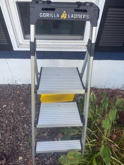 Gorilla step ladder like new
