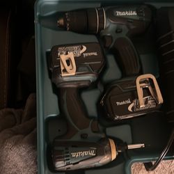 Makita 2 drill set with Dubble charging dock