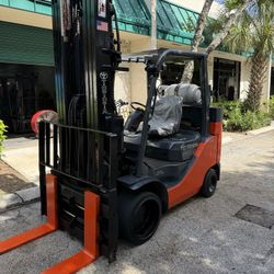 Toyota Forklift 10,000 LBS