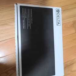 DELTA SHOWER HEAD AND VALVE