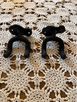 Guitar wall mounts