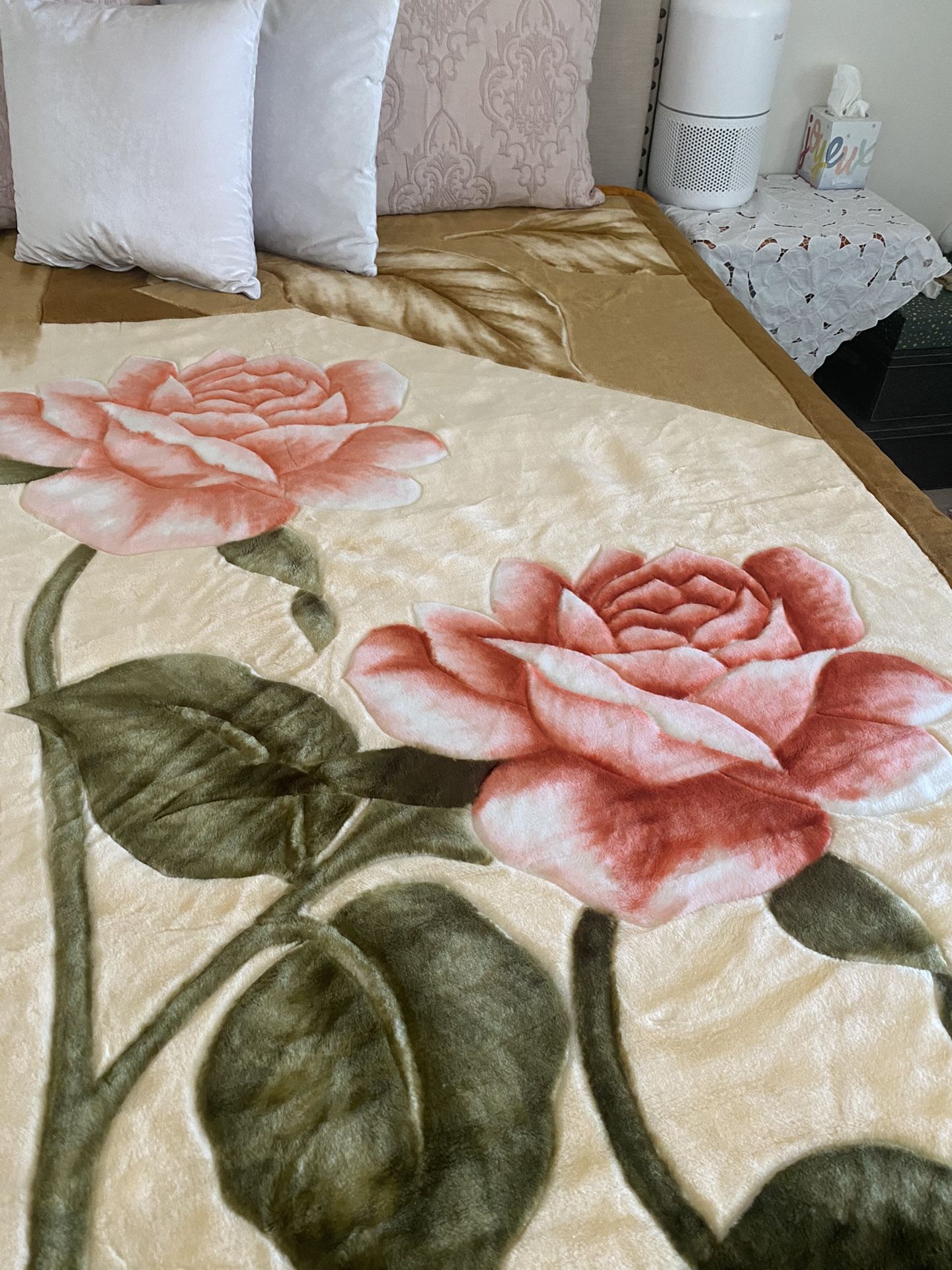 Reversible 2-Ply Soft Blanket (Korean Mink Style) - Fluffy & Warm -Fits Full and Queen Size