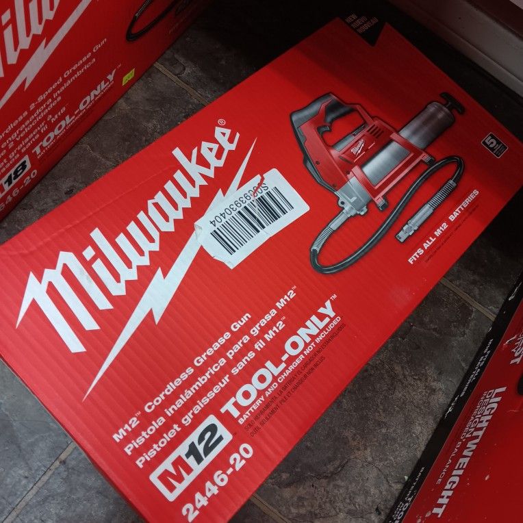 Milwaukee New Grase Gun M12