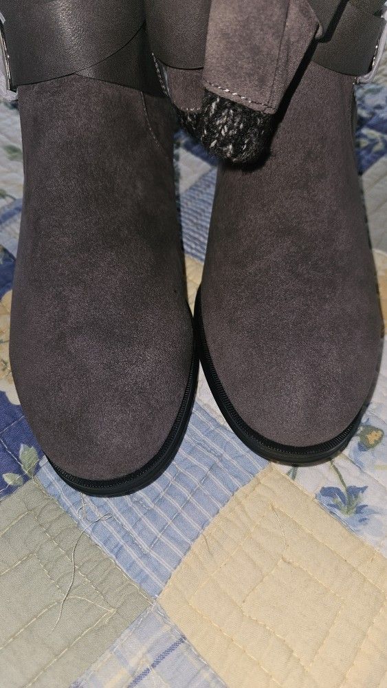 Flat Boots, Dark Grey Ladies Size 12