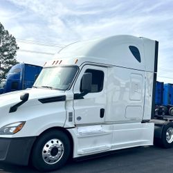2020 FREIGHTLINER CASCADIA - DD15 455HP - **$4K INCENTIVE**