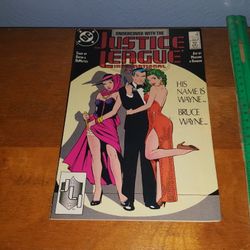 Justice league International Comic Book Issue 16