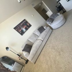 🏠Soletren Sofa, Loveseat and Accent Chair
Ashley Furniture$20 Down Payment and delivery available 