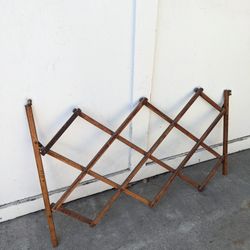 Wooden Adjustable Gate