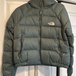 North Face Women’s Cropped Down Jacket-Sage Green