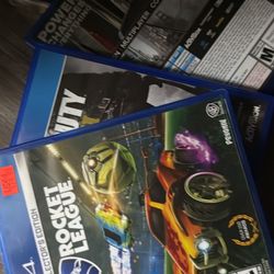 PS4 1Tb Slim Controller And Games 