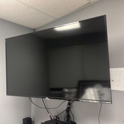 65 Inch Flat Screen TV – Great Condition