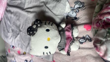 Hello kitty plushie (stuff animal)