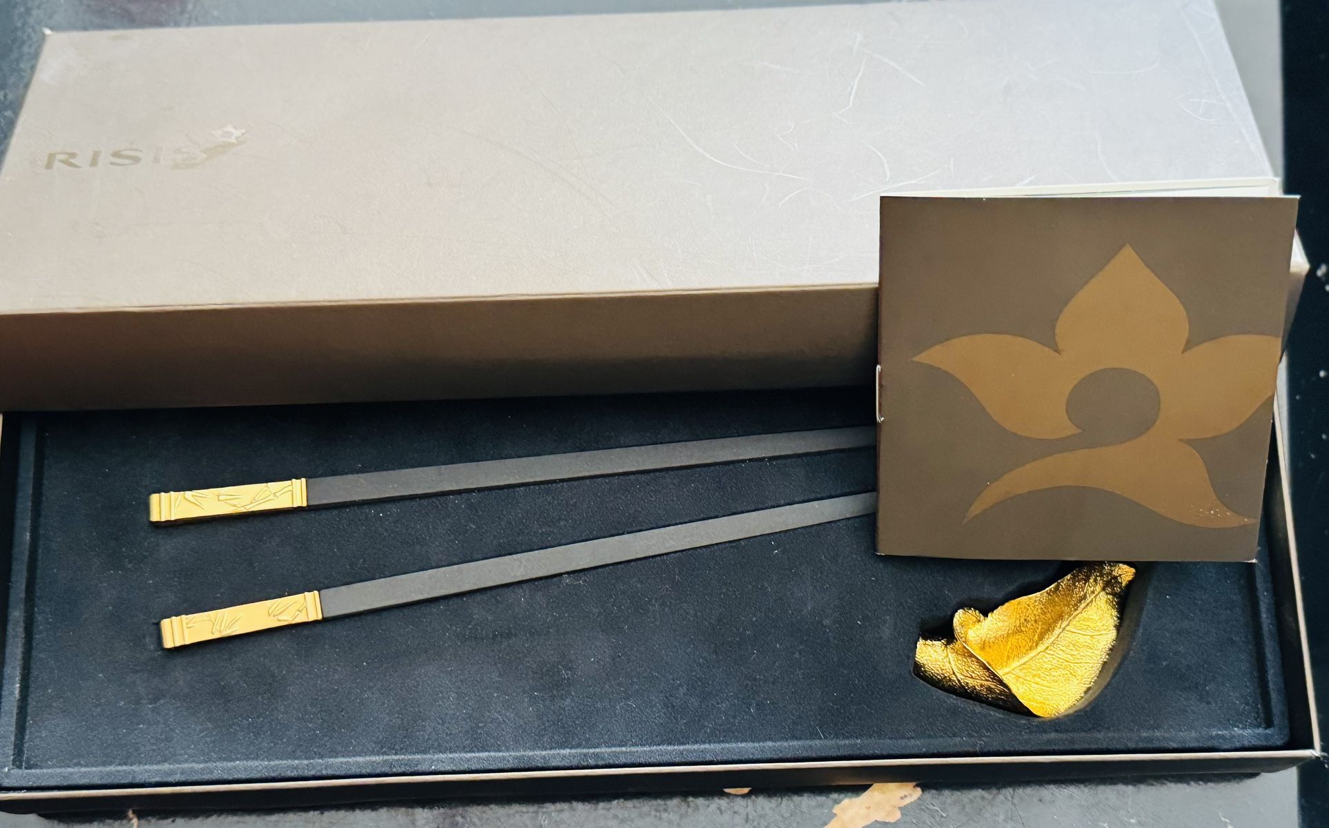 RISIS 24K Gold Plated Chopsticks and Leaf Chopstick Rest