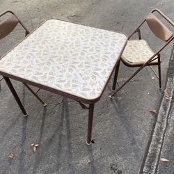 Vintage child size metal folding table & 2 chairs 