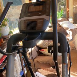 Nordic Track Freestride Trainer Fs7i elliptical trainer