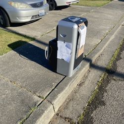 Free 12,000 btu A/C Blows Ice Cold 