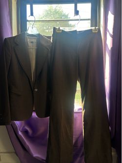 Tahari 2 pc suit